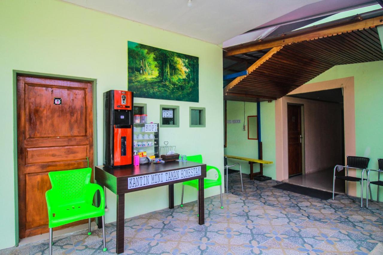 Oyo 1596 Taman Homestay Syariah Dumai Exterior foto